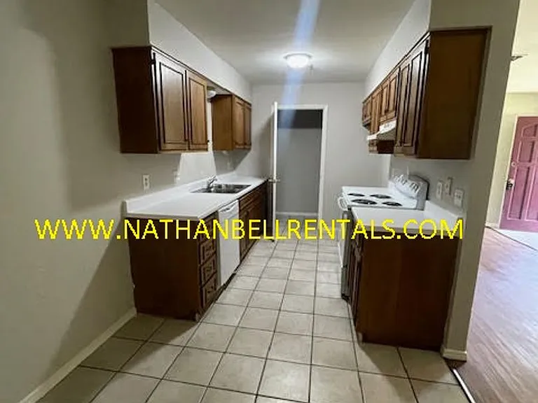 2570 Culbertson St — Photo 12