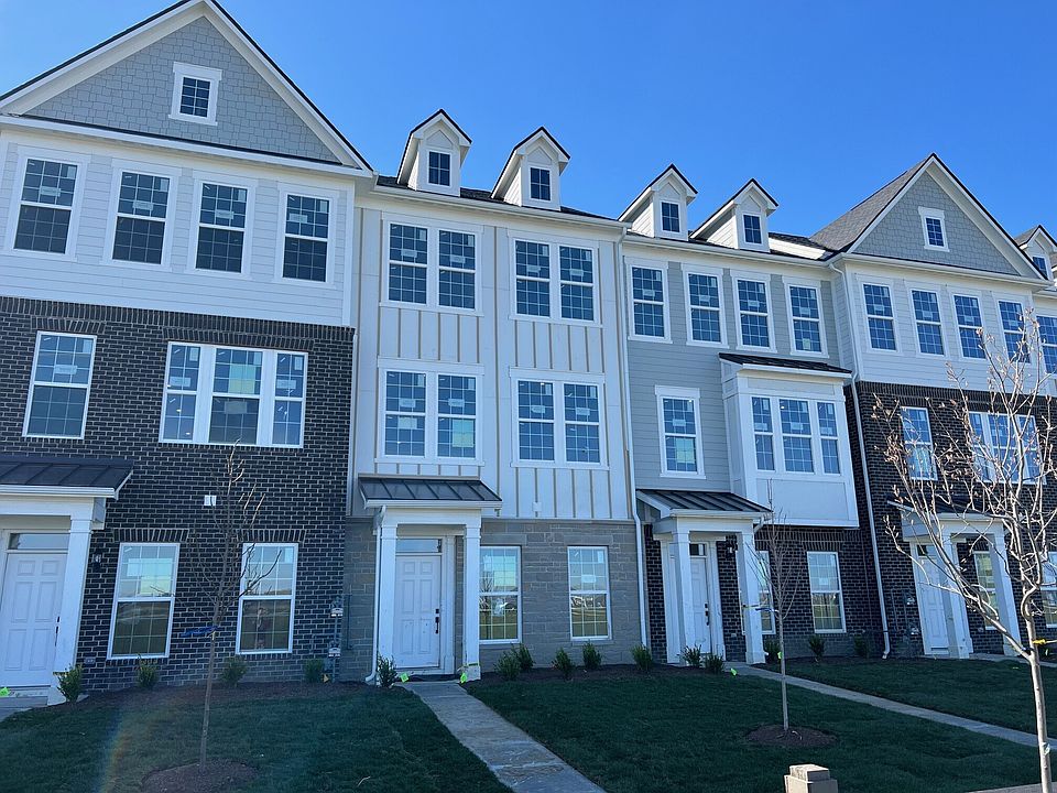 1st image of 1752 Blenker Dr