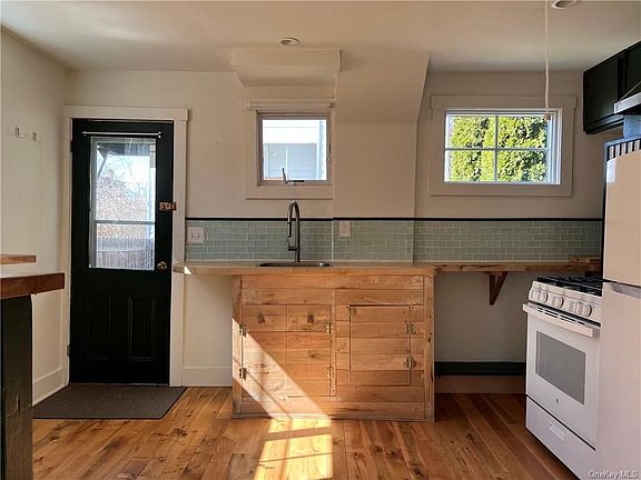 3rd image of 86 N 5th St