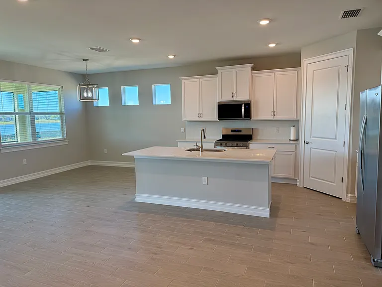 17827 Shade Tree Loop — Photo 3