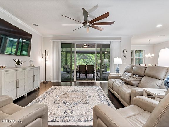 3rd image of 547 ATHENS Drive