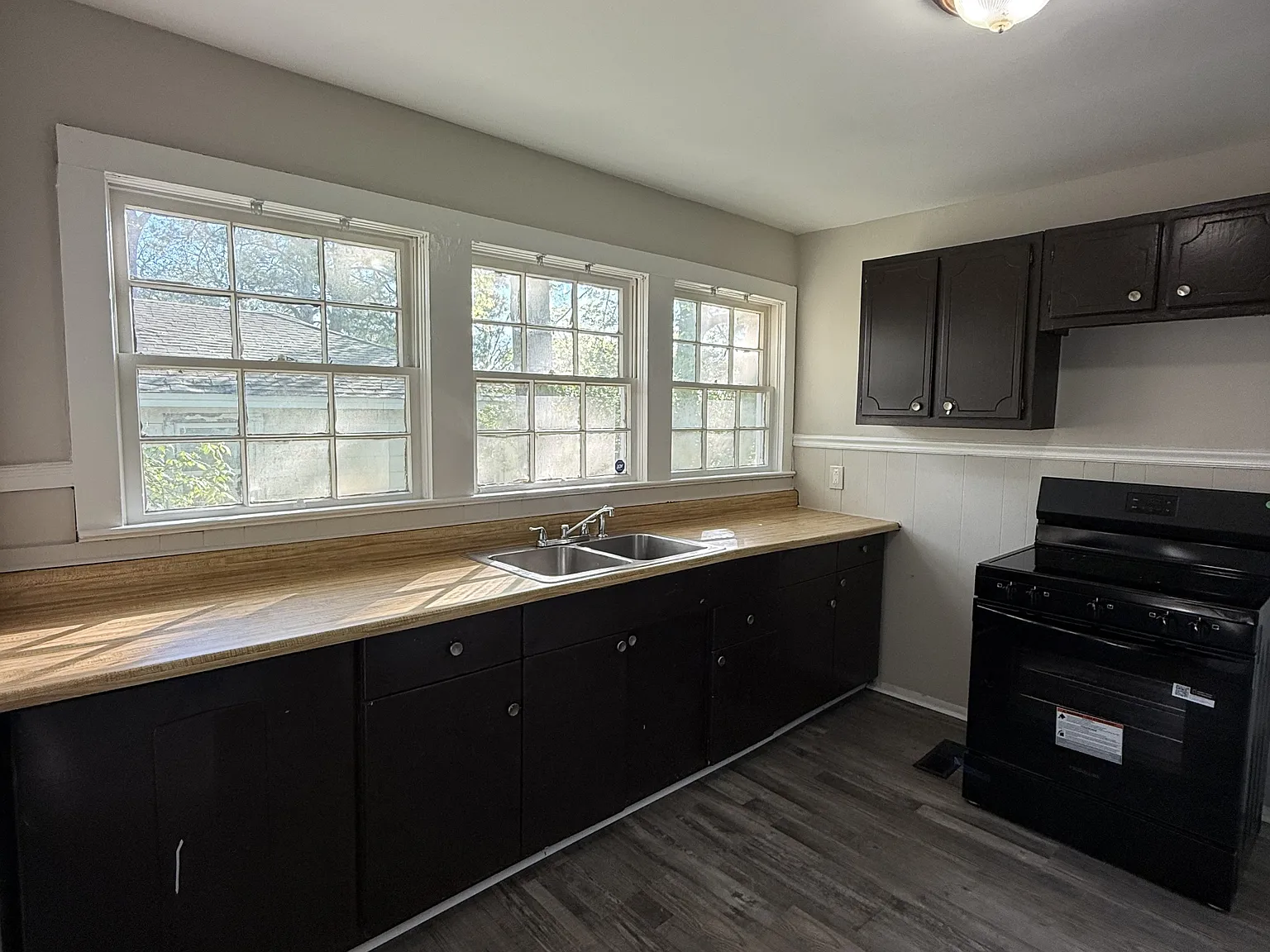 923 Woodward Road - 1 — Photo 4