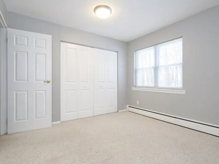 261 Regency Park Dr — Photo 13
