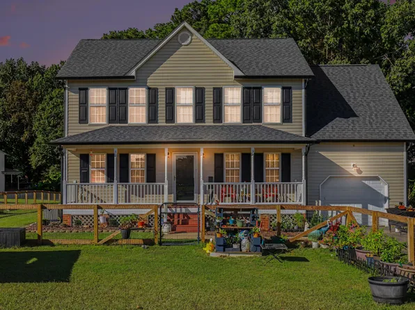 105 Huckleberry Ct, Willow Spring, NC 27592