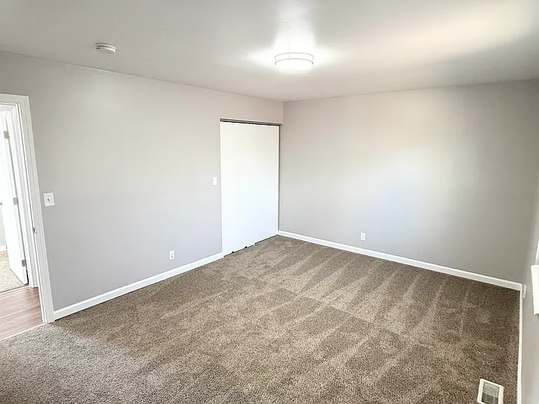 4585 Charter Dr — Photo 7