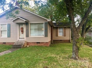 402 Chrysler St, Kannapolis, NC 28083