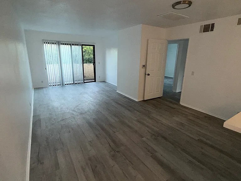 4434 Fulton Ave #205 — Photo 17