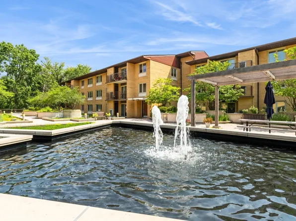 2420 W Talcott Rd APT 213, Park Ridge, IL 60068