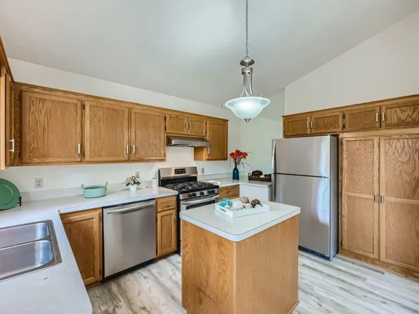 8837 Kilbirnie Ter, Minneapolis, MN 55443