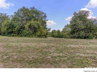 404 Ramblewood Dr, Chatham, IL 62629