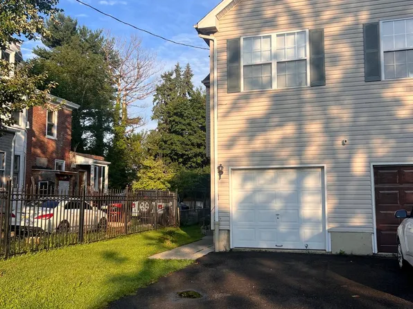 6311 Shelbourne St, Philadelphia, PA 19111