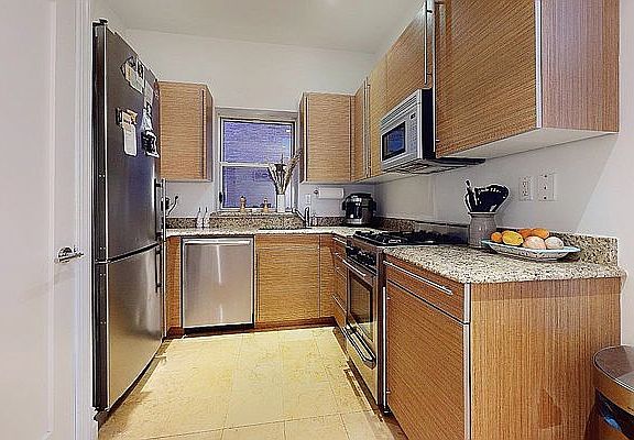 5th image of 154 W 70th St APT 8G