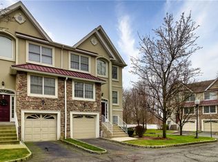 30 Tuxedo Ln, Congers, NY 10920