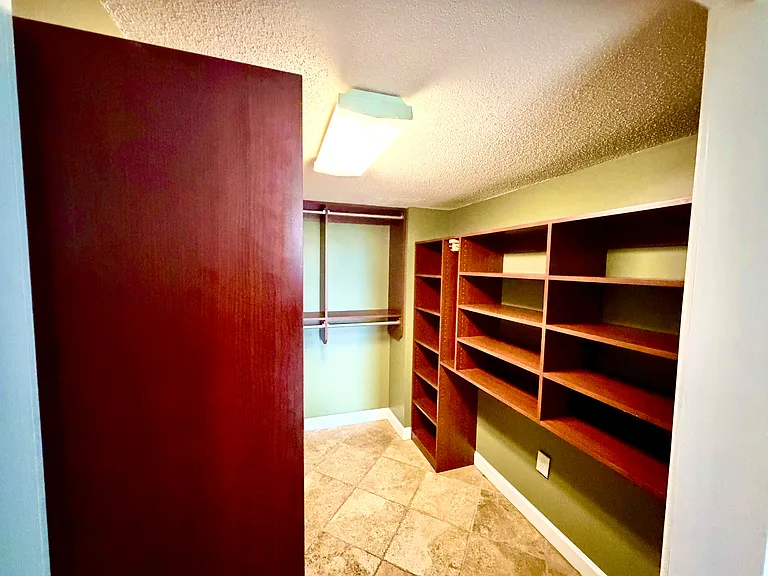 2870 Pharr Ct S — Photo 25