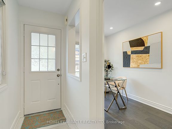 2nd image of 190 Fandango Dr