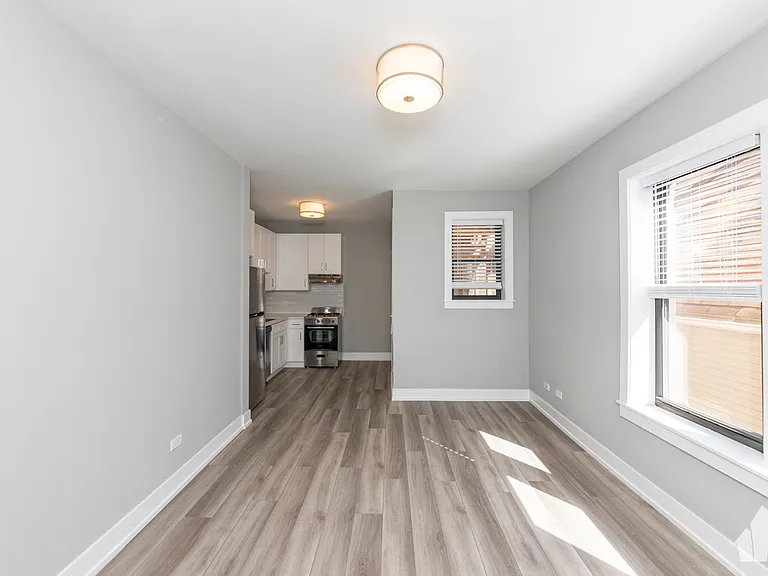 3943.5 N Janssen Ave #2E — Photo 1