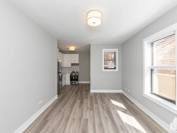 3943.5 N Janssen Ave, Chicago, IL