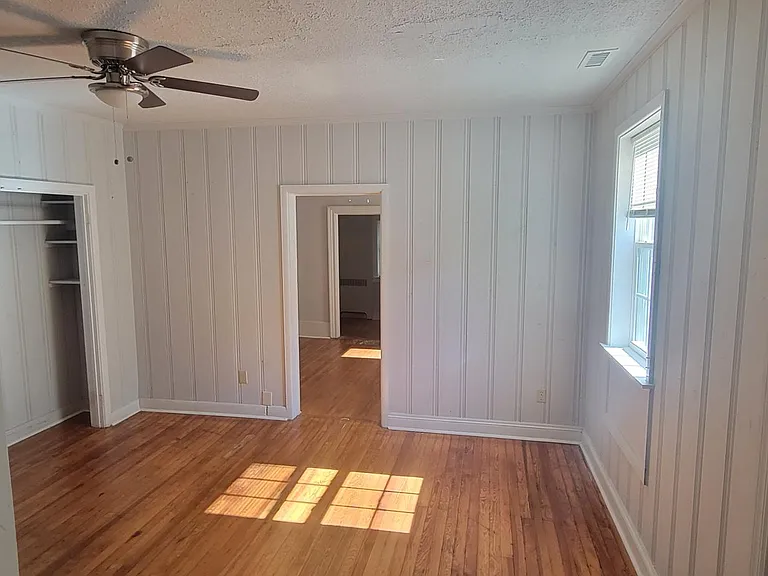 503 E Walnut St #B — Photo 5