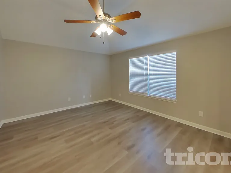 1252 Payne Dr — Photo 6