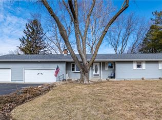 706 Sunset Dr, Mahomet, IL