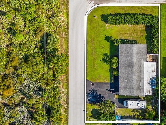 5th image of 3197 NE Lake Avenue