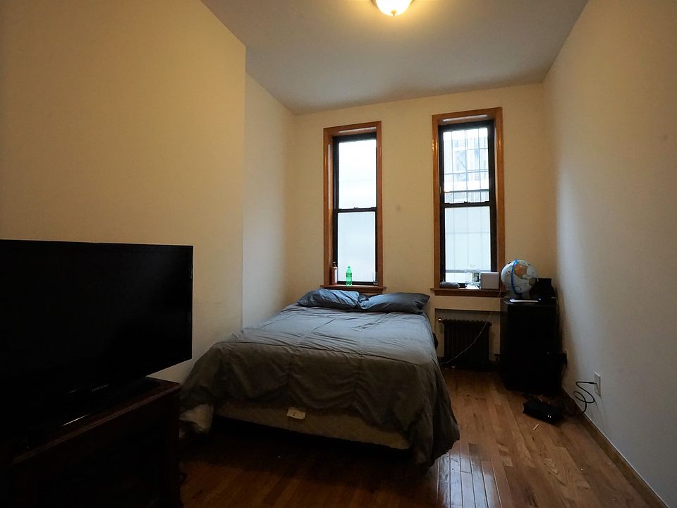 2nd image of 486 E 74th St APT D