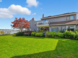 623 N Tomahawk Island Dr, Portland, OR 97217