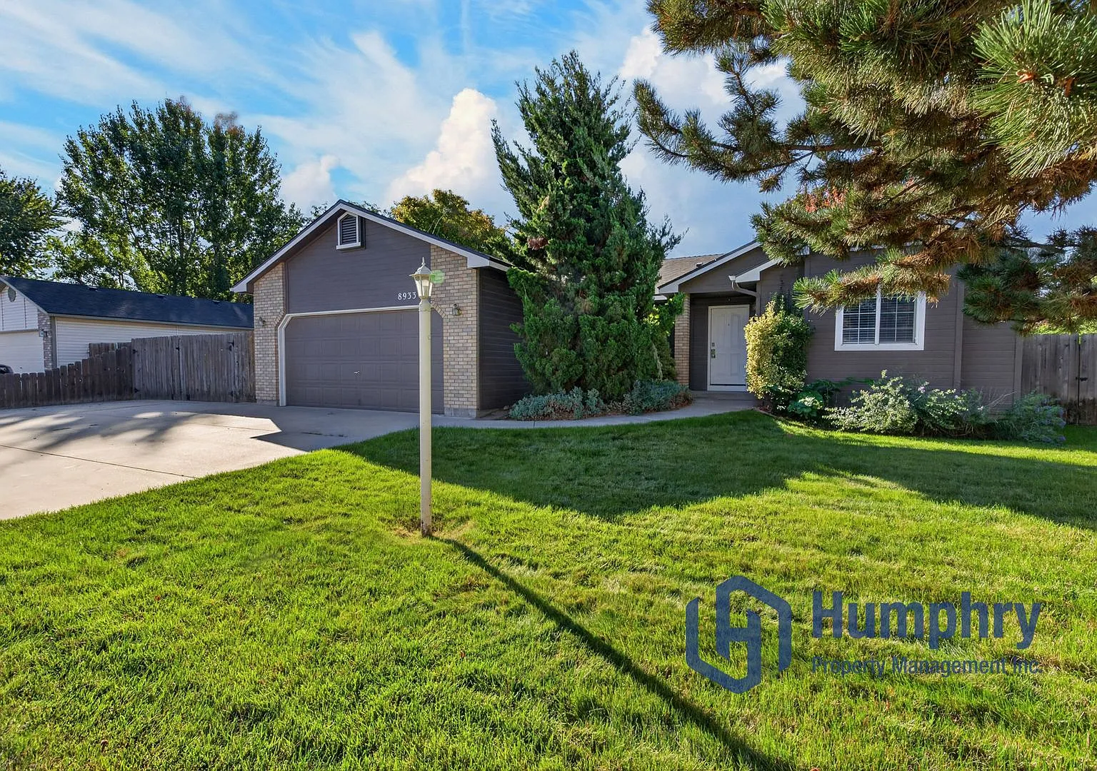 Meridian home with plenty of space, large yard and RV parking — Photo 4