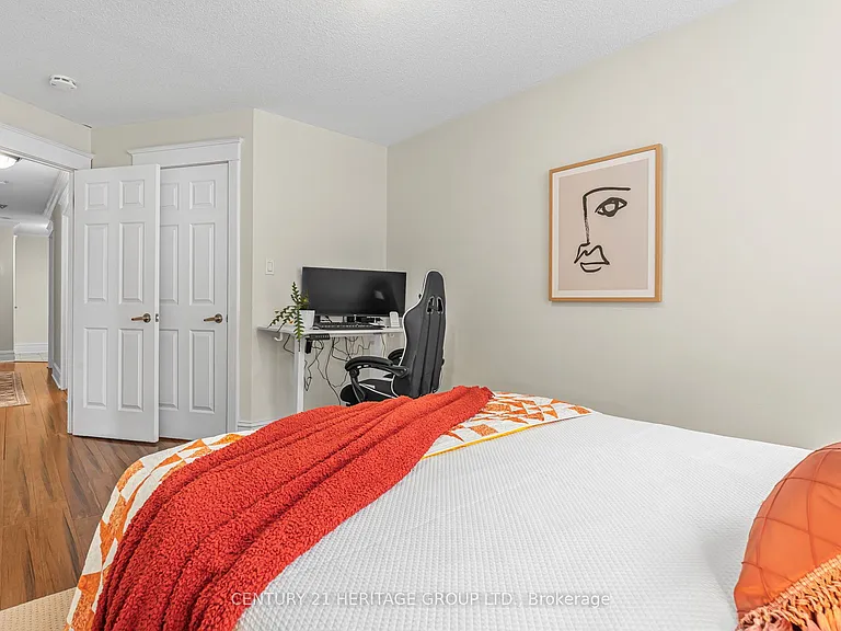 67 Caroline St S #102 — Photo 27