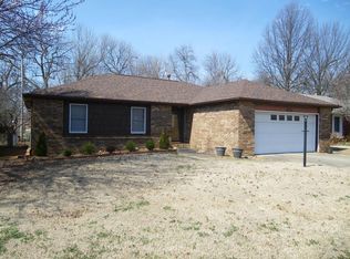2049 S Thelma Ave, Springfield, MO 65807