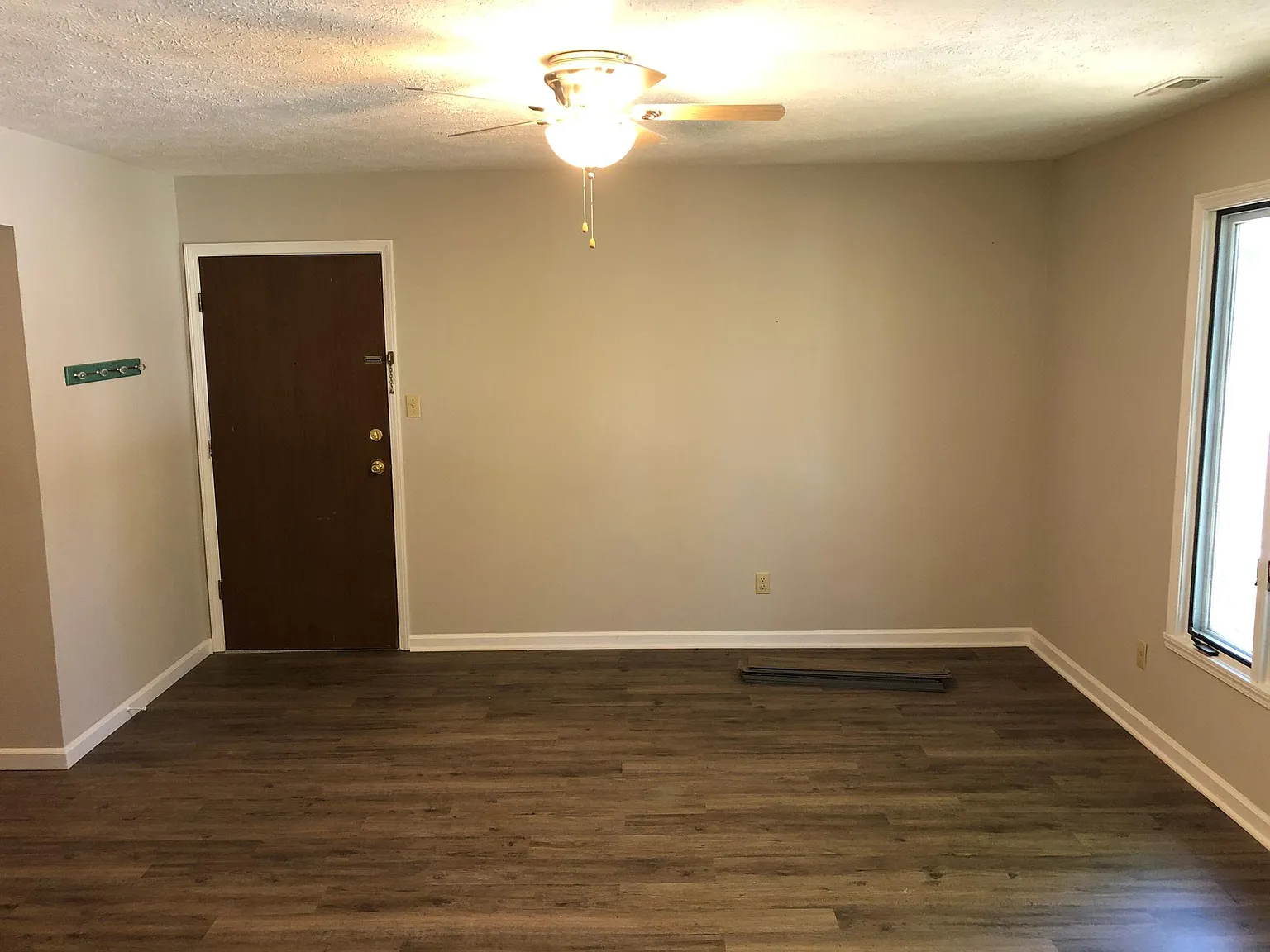 2 bed, 900 sqft, $1,250 — Photo 3