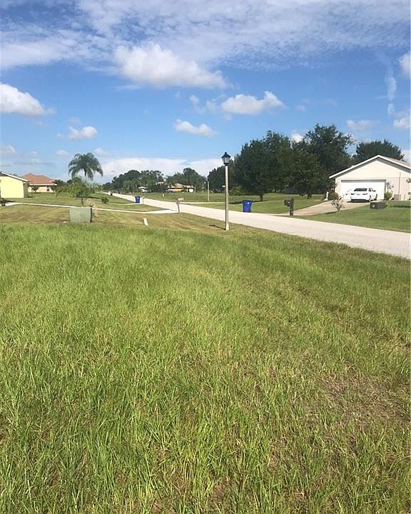 2nd image of 6916 Kenwood Pl