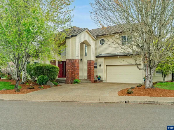 2520 NW Pinehurst Dr, McMinnville, OR 97128