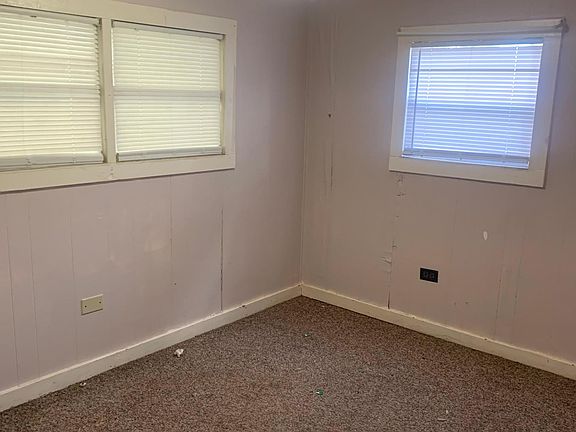 4th image of 3315 E Main St #4