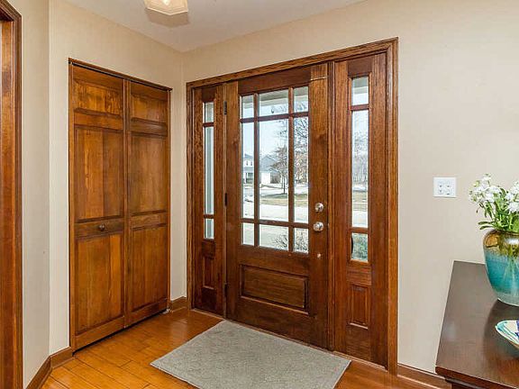5th image of 604 Newberry Dr
