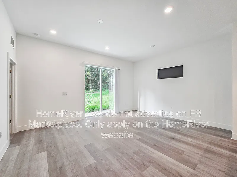 3 bed, 2.0 bath, 1320 sqft, $1,650 — Photo 3