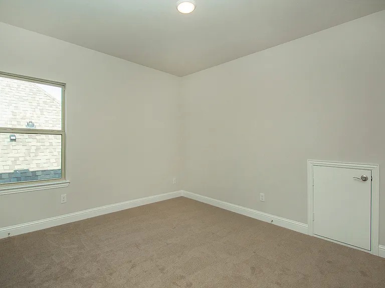 2223 Clairmount Dr — Photo 7