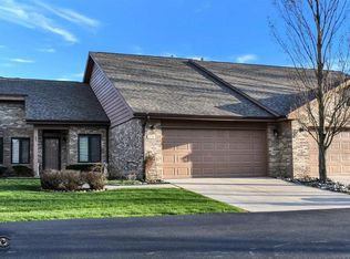 634 W Brookside Dr, Crown Point, IN 46307