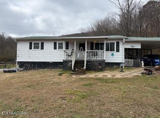 210 Ford Ave, Harriman, TN 37748
