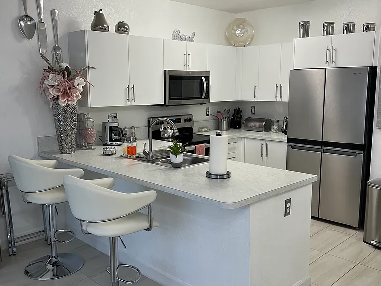 391 NW 12th Ave — Photo 4