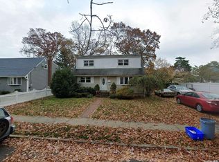 7 McClellan Pl, Roosevelt, NY 11575