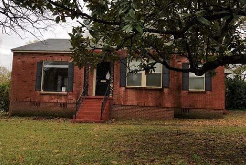 1st image of 901 Sheridan Ave