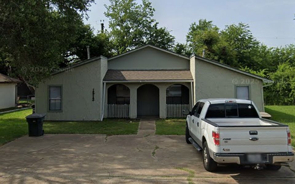 1st image of 1512 Pine Ridge Dr #A