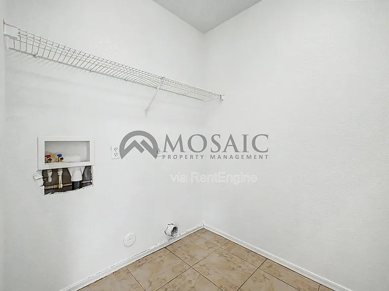 1004 E Cowboy Cove Trl — Photo 22