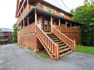 2031 Oakmont Dr, Sevierville, TN 37876