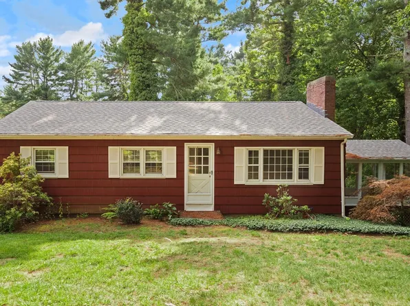 93 Seekonk St, Norfolk, MA 02056
