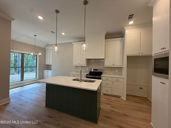 5th image of 257 Smith Dr