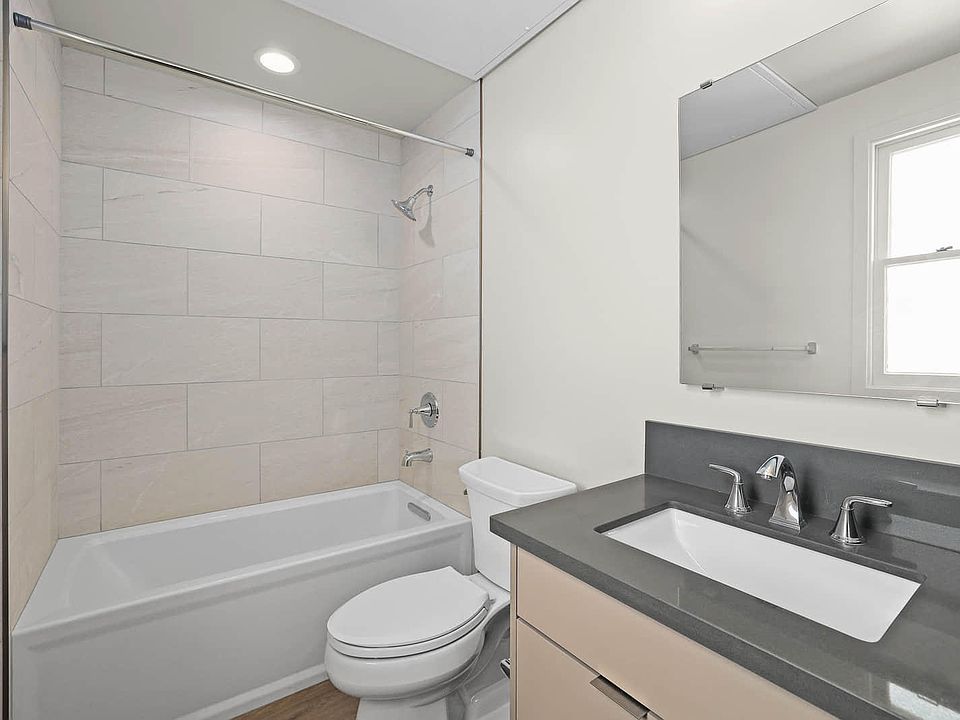 1st image of 840 N Fair Oaks Ave #106