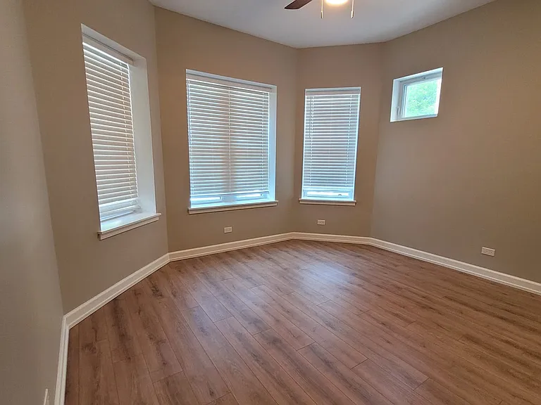 4739 N Albany Ave #1 — Photo 4
