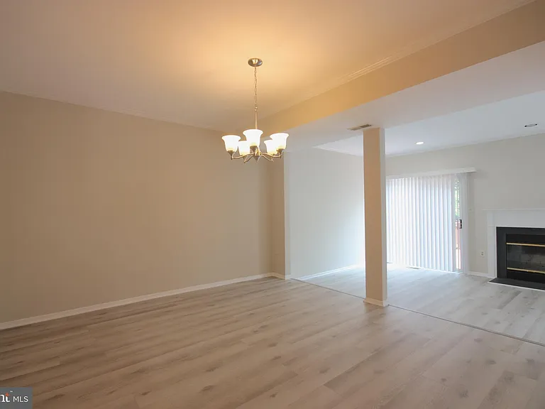 7782 Blueberry Hill Ln — Photo 5